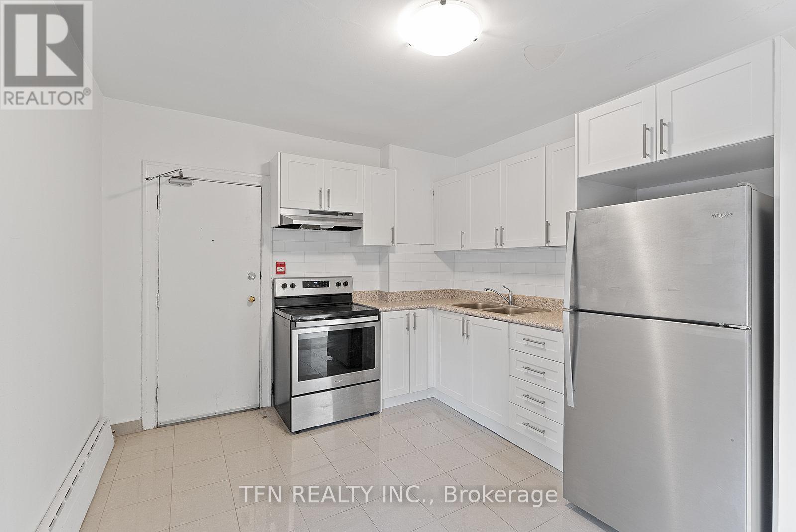 2 - 5 Crang Avenue, Toronto, Ontario  M6E 1A1 - Photo 13 - C12607254