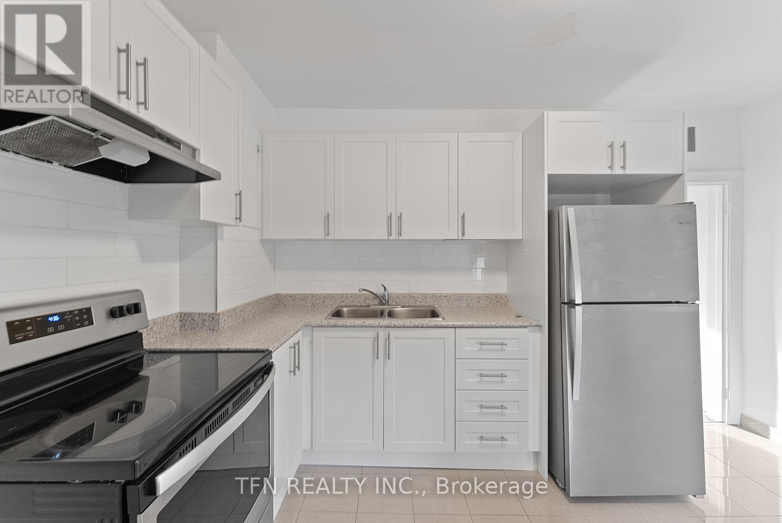 2 - 5 Crang Avenue, Toronto, Ontario  M6E 1A1 - Photo 14 - C12607254