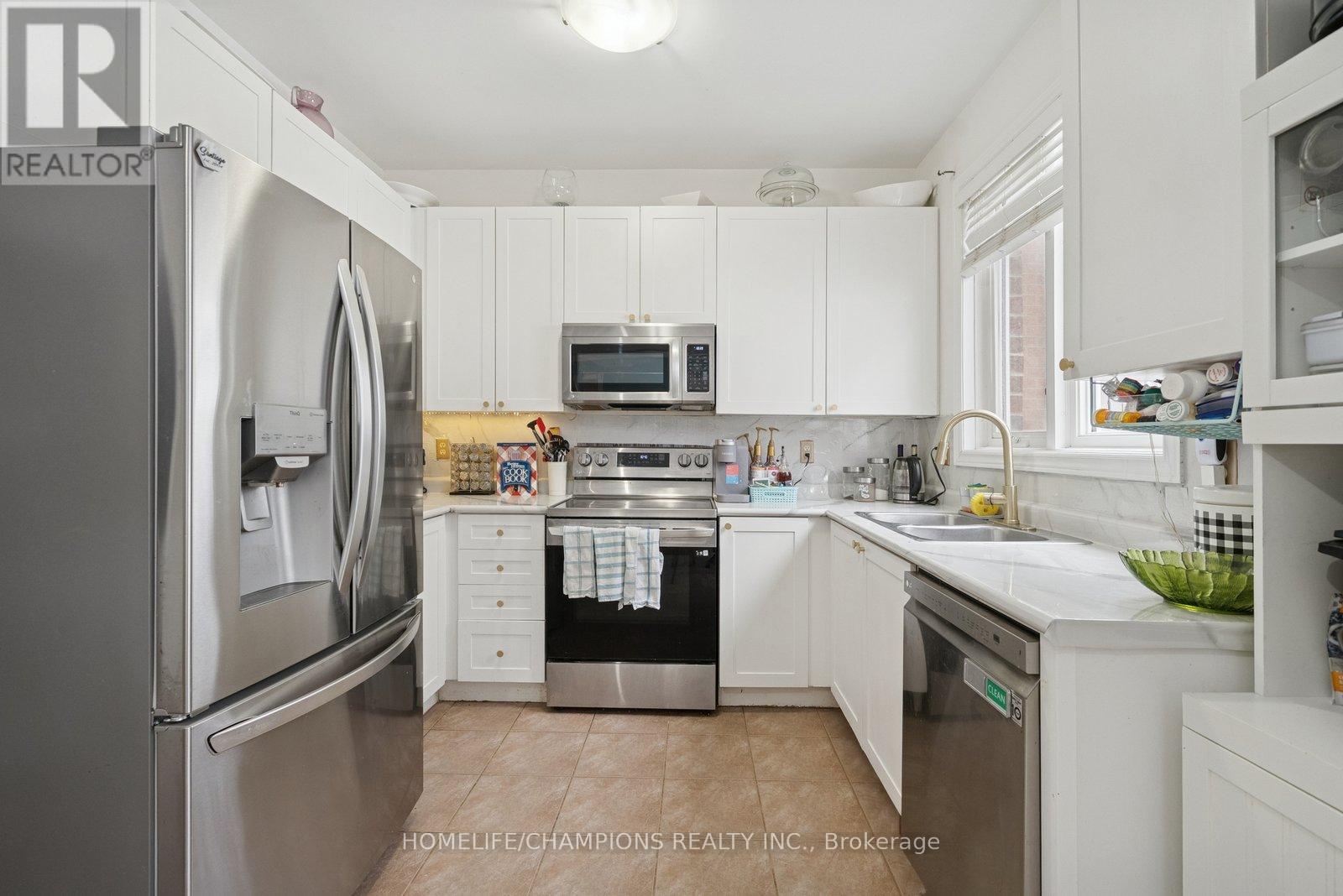 45 Woodbine Place, Oshawa, Ontario  L1L 1C6 - Photo 5 - E12594318