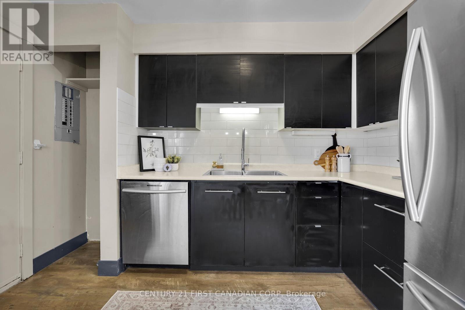 Photo 17 of 43 for 18 - 1138 Kipps Lane E