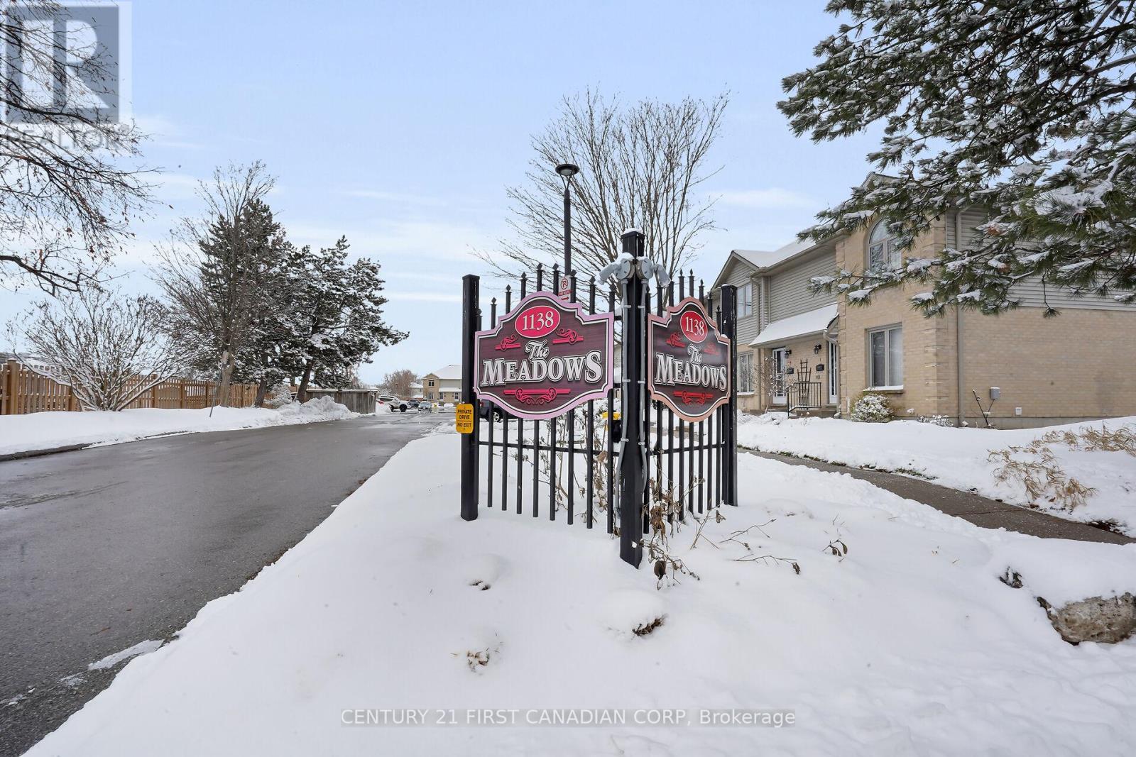 Photo 3 of 43 for 18 - 1138 Kipps Lane E