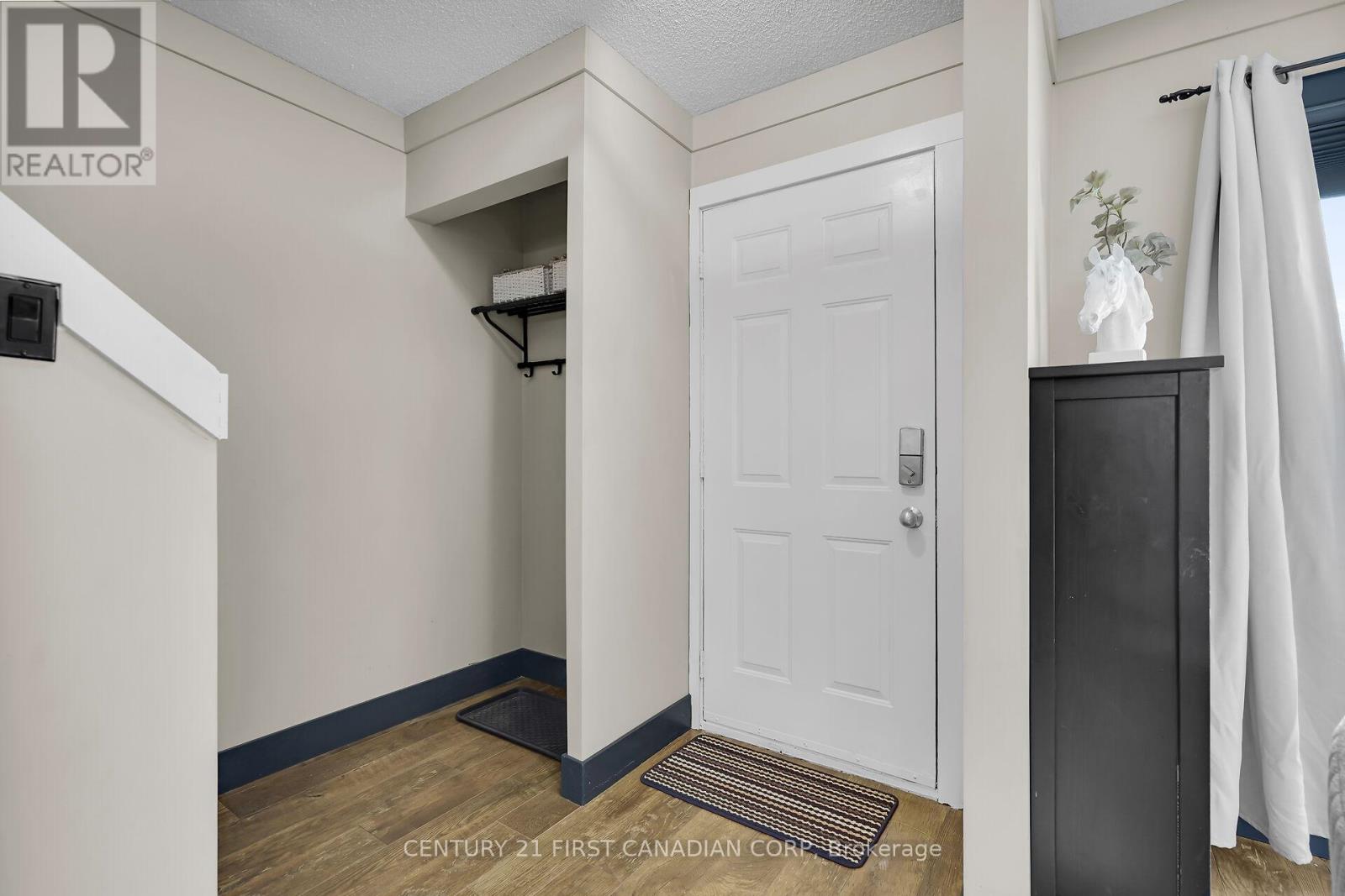 Photo 36 of 43 for 18 - 1138 Kipps Lane E