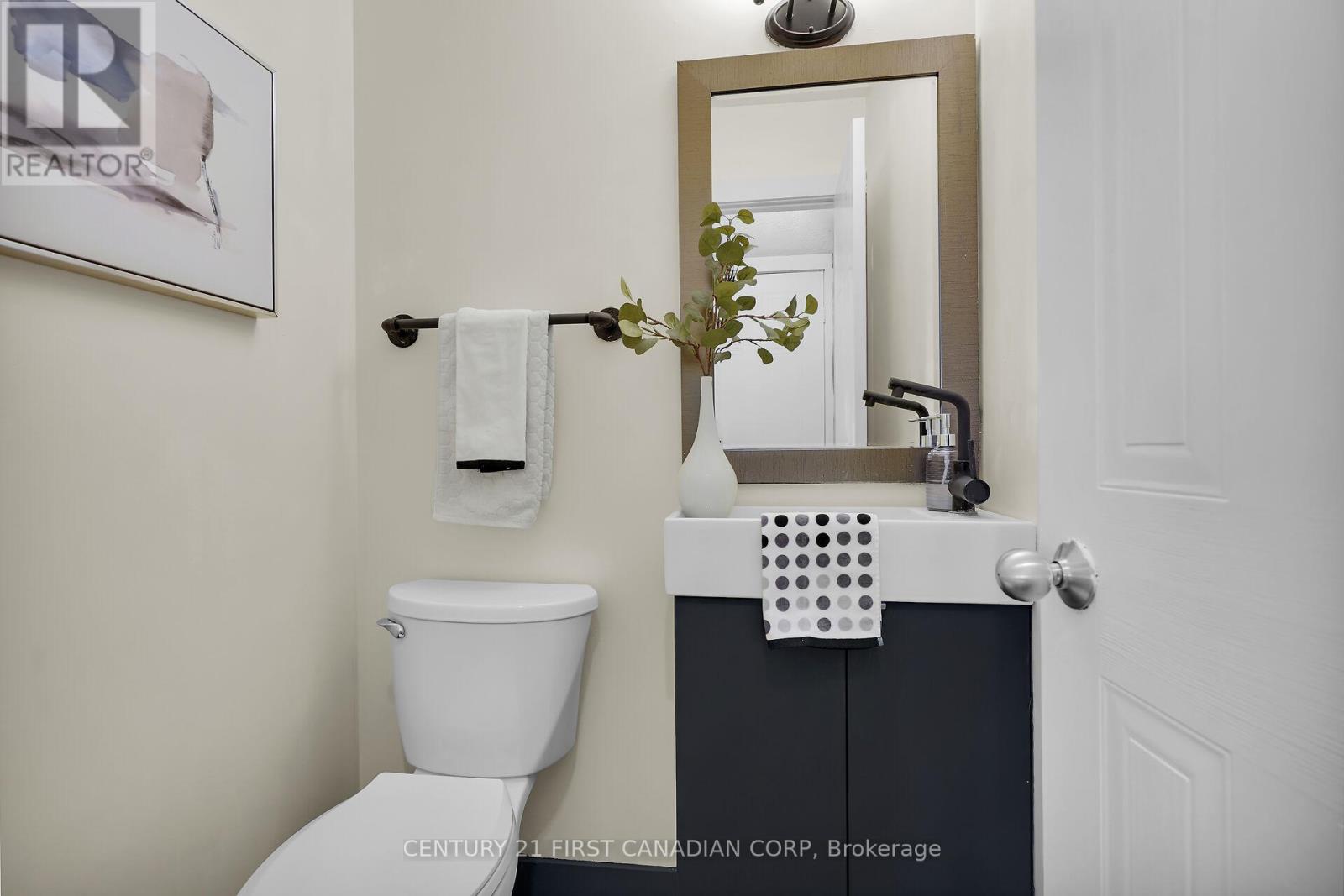 Photo 38 of 43 for 18 - 1138 Kipps Lane E