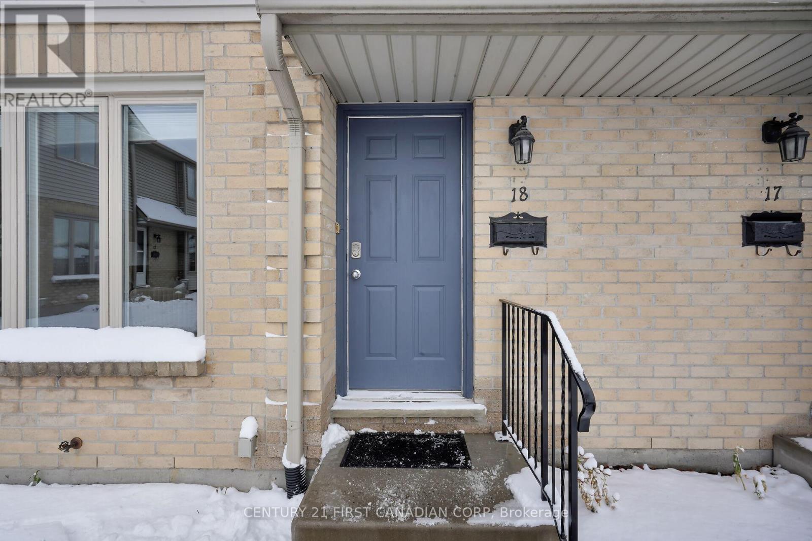 Photo 5 of 43 for 18 - 1138 Kipps Lane E