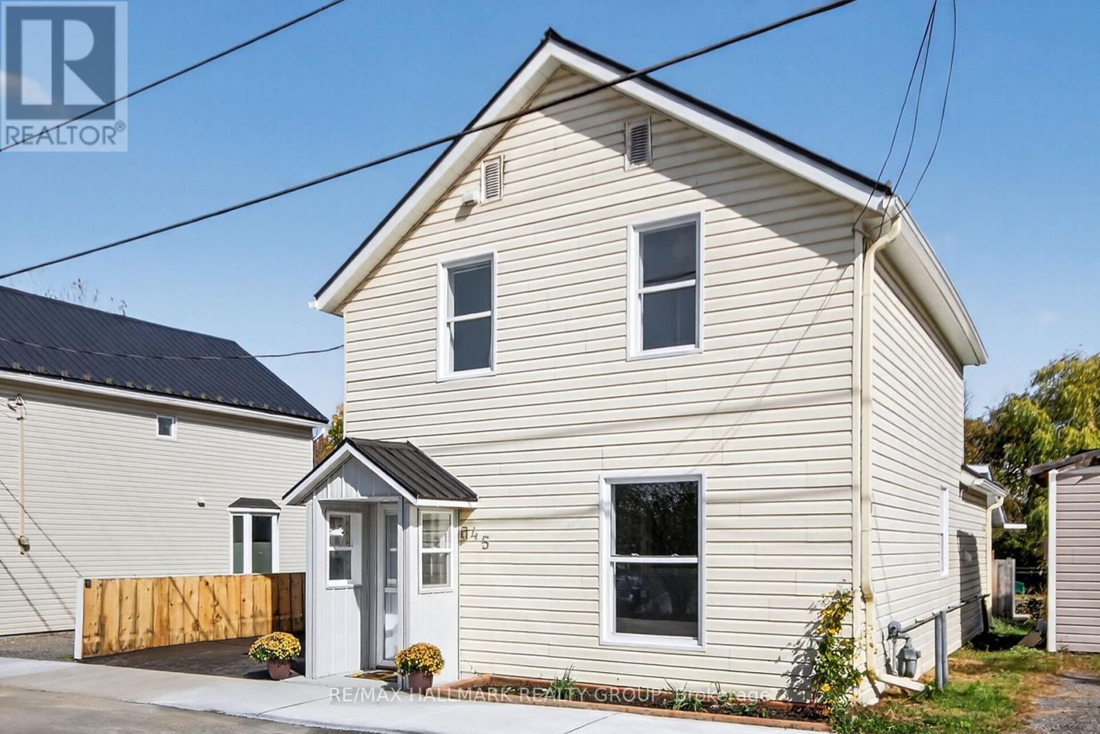 45 Carleton Street, Mississippi Mills, Ontario  K0A 1A0 - Photo 2 - X12459287