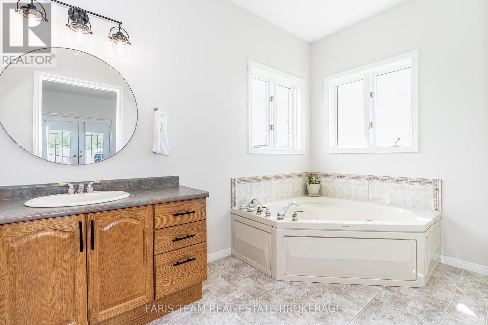 1461 Upper Big Chute Road, Severn (Coldwater), Ontario  L0K 1E0 - Photo 15 - S12607244