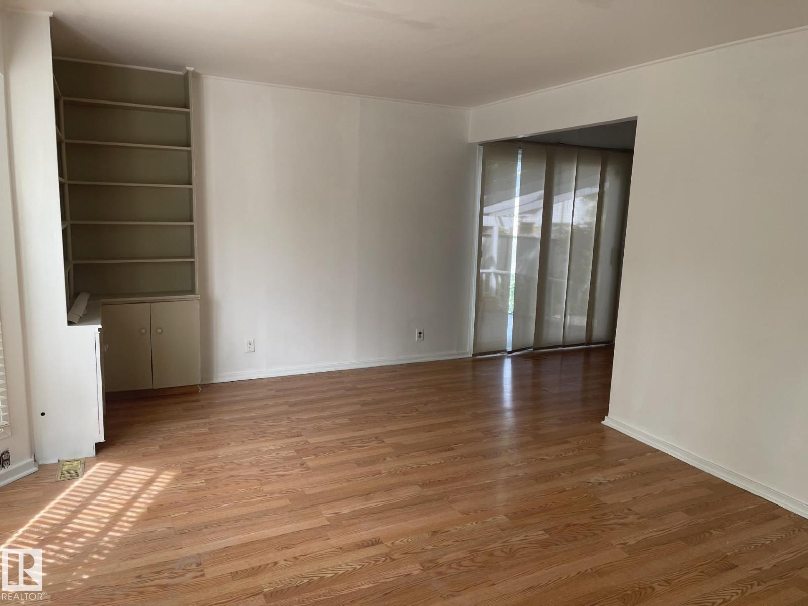 12202 105 St Nw, Edmonton, Alberta  T5G 2N8 - Photo 2 - E4467610