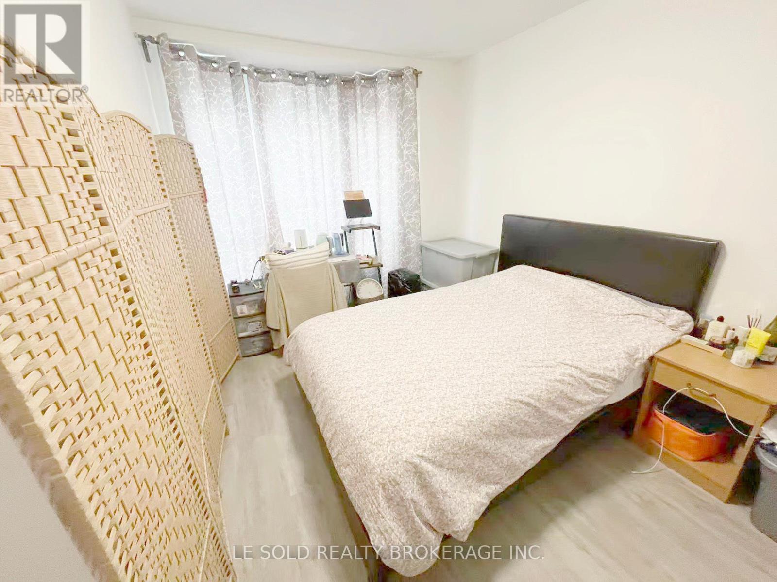 Room 202 - 81 Hallam Street, Toronto, Ontario  M6H 1W7 - Photo 5 - W12607234