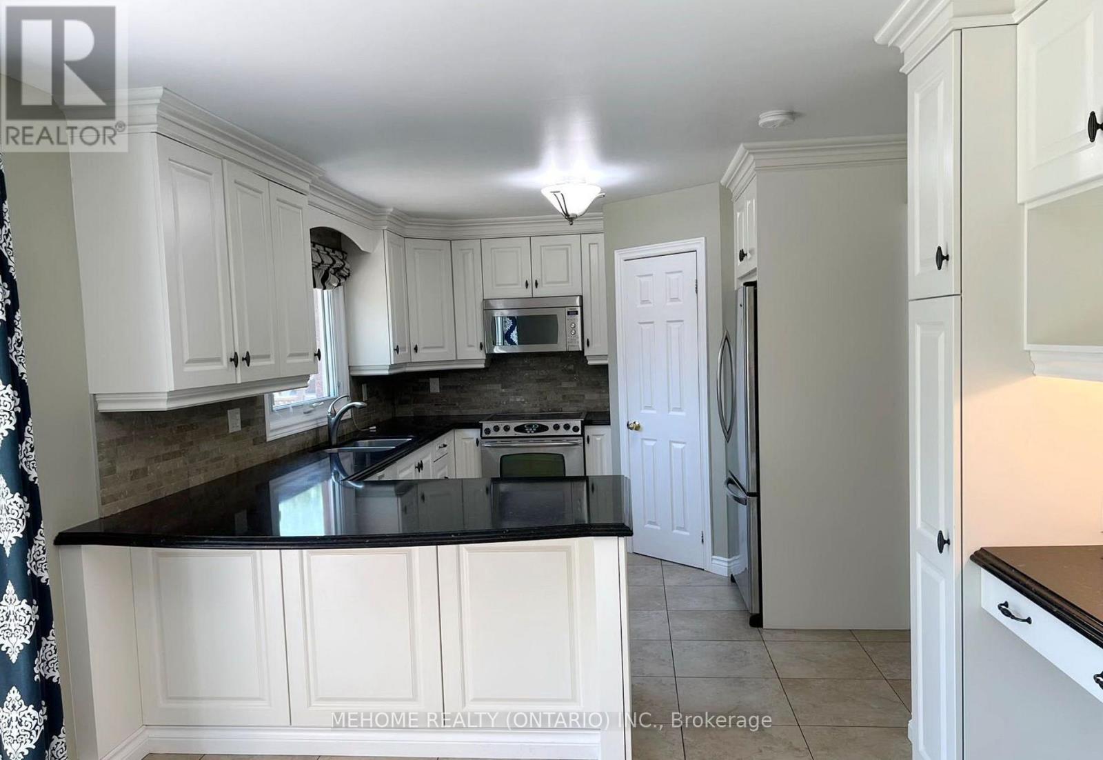 2037 Schoolmaster Circle, Oakville, Ontario  L6M 3A1 - Photo 16 - W12607236