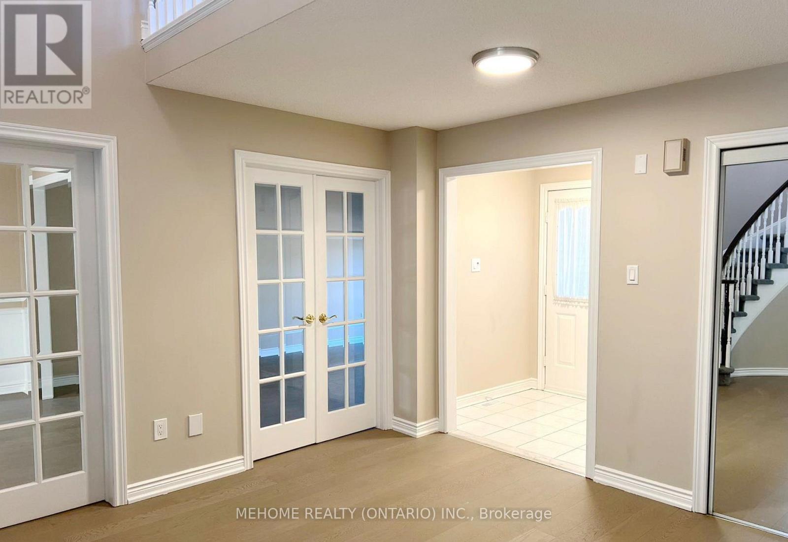 2037 Schoolmaster Circle, Oakville, Ontario  L6M 3A1 - Photo 4 - W12607236