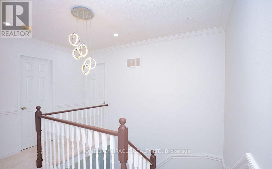 27 Killaloe Crescent, Halton Hills, Ontario  L7G 5N2 - Photo 16 - W12607264