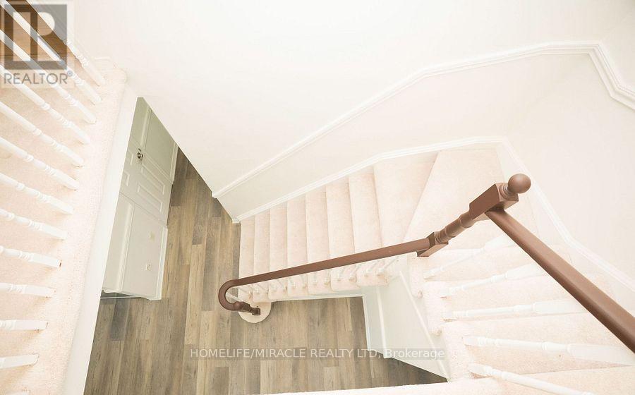 27 Killaloe Crescent, Halton Hills, Ontario  L7G 5N2 - Photo 18 - W12607264