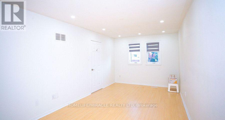 27 Killaloe Crescent, Halton Hills, Ontario  L7G 5N2 - Photo 19 - W12607264