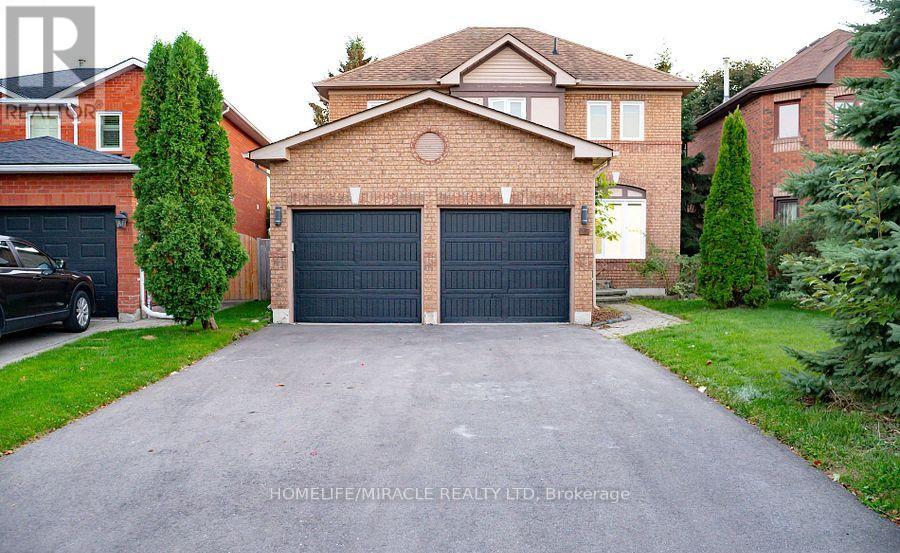 27 Killaloe Crescent, Halton Hills, Ontario  L7G 5N2 - Photo 2 - W12607264