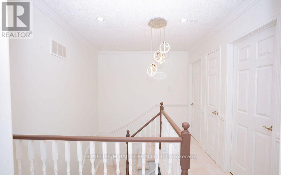 27 Killaloe Crescent, Halton Hills, Ontario  L7G 5N2 - Photo 22 - W12607264