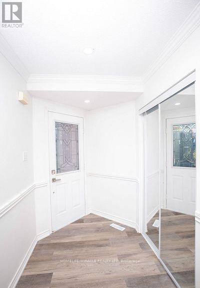 27 Killaloe Crescent, Halton Hills, Ontario  L7G 5N2 - Photo 5 - W12607264