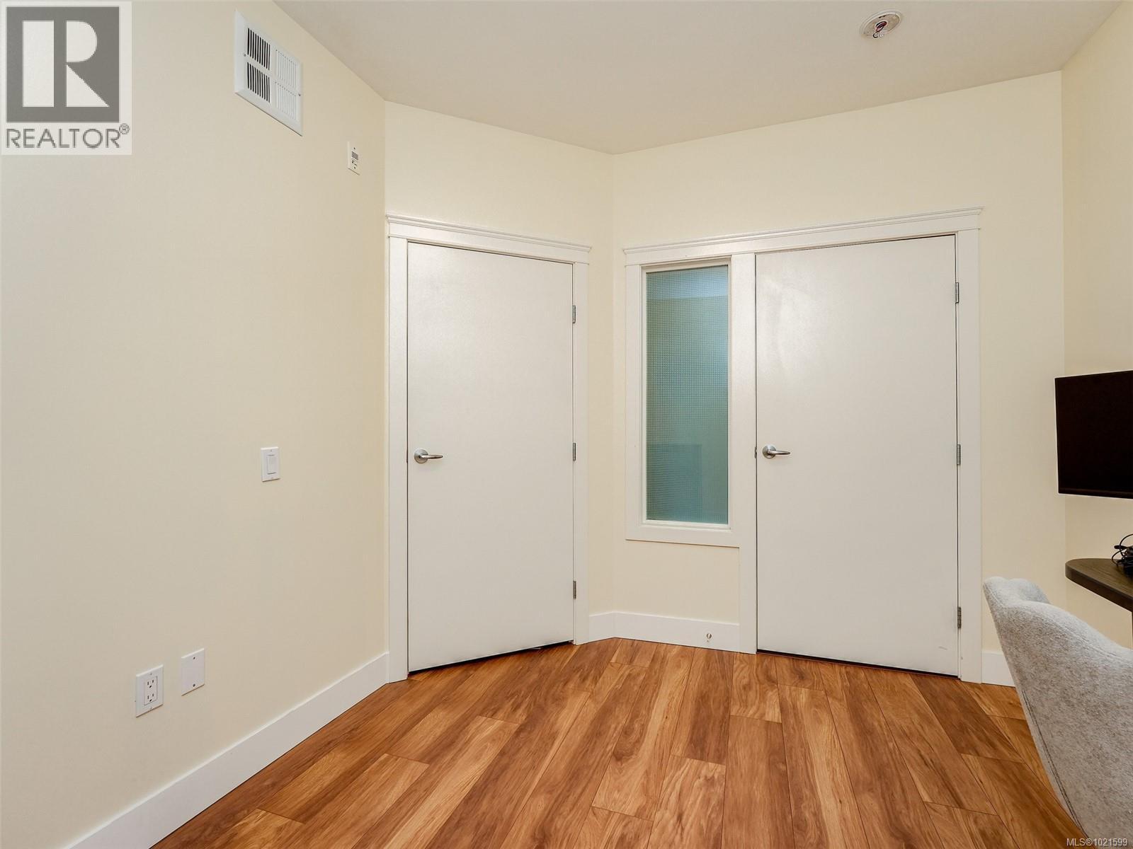 409 935 Cloverdale Ave, Saanich, British Columbia V8X 2T4 - Photo 16 - 1021599