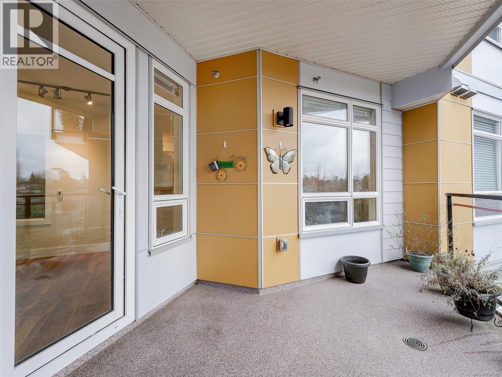 409 935 Cloverdale Ave, Saanich, British Columbia V8X 2T4 - Photo 19 - 1021599