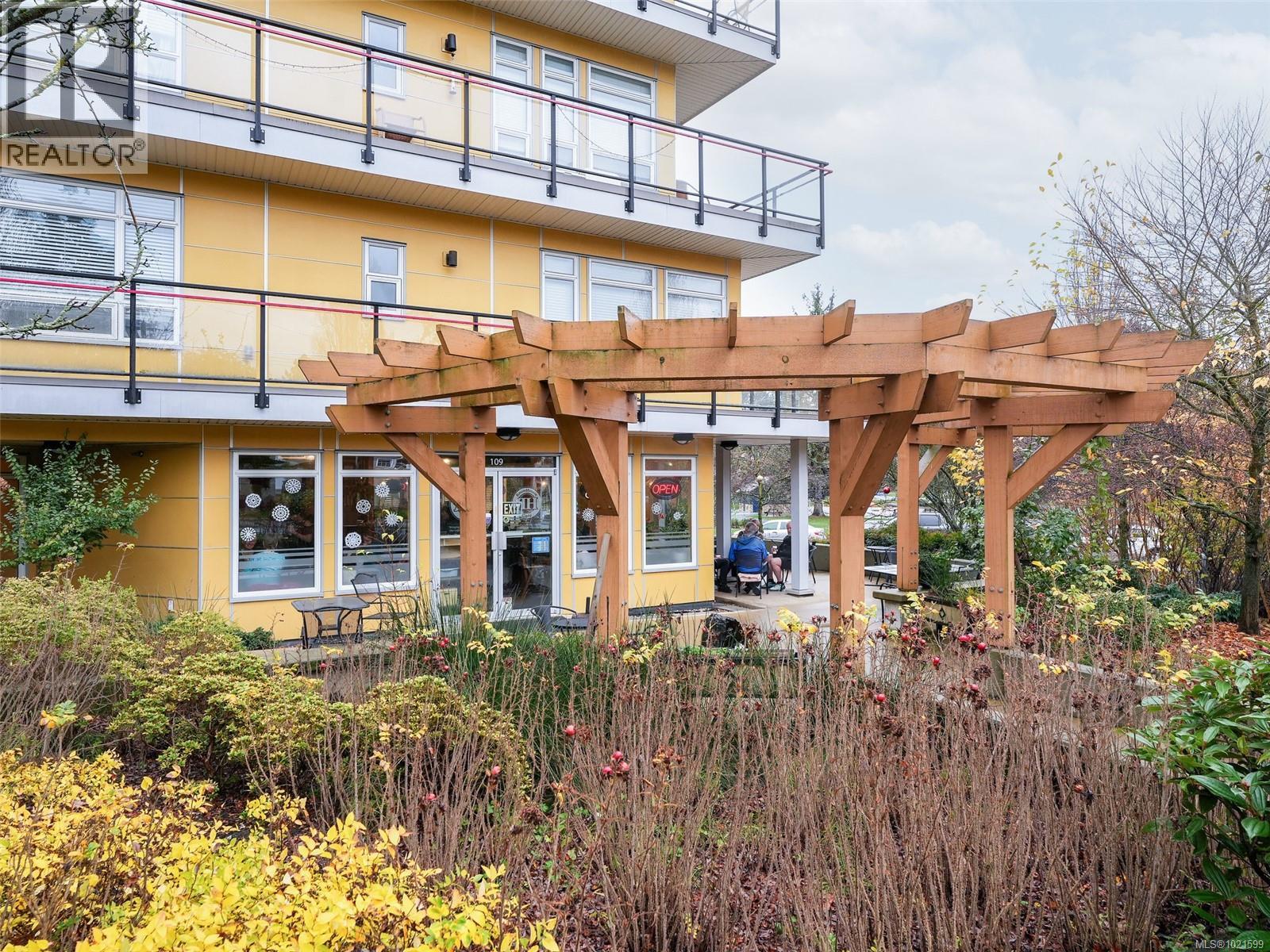 409 935 Cloverdale Ave, Saanich, British Columbia V8X 2T4 - Photo 24 - 1021599