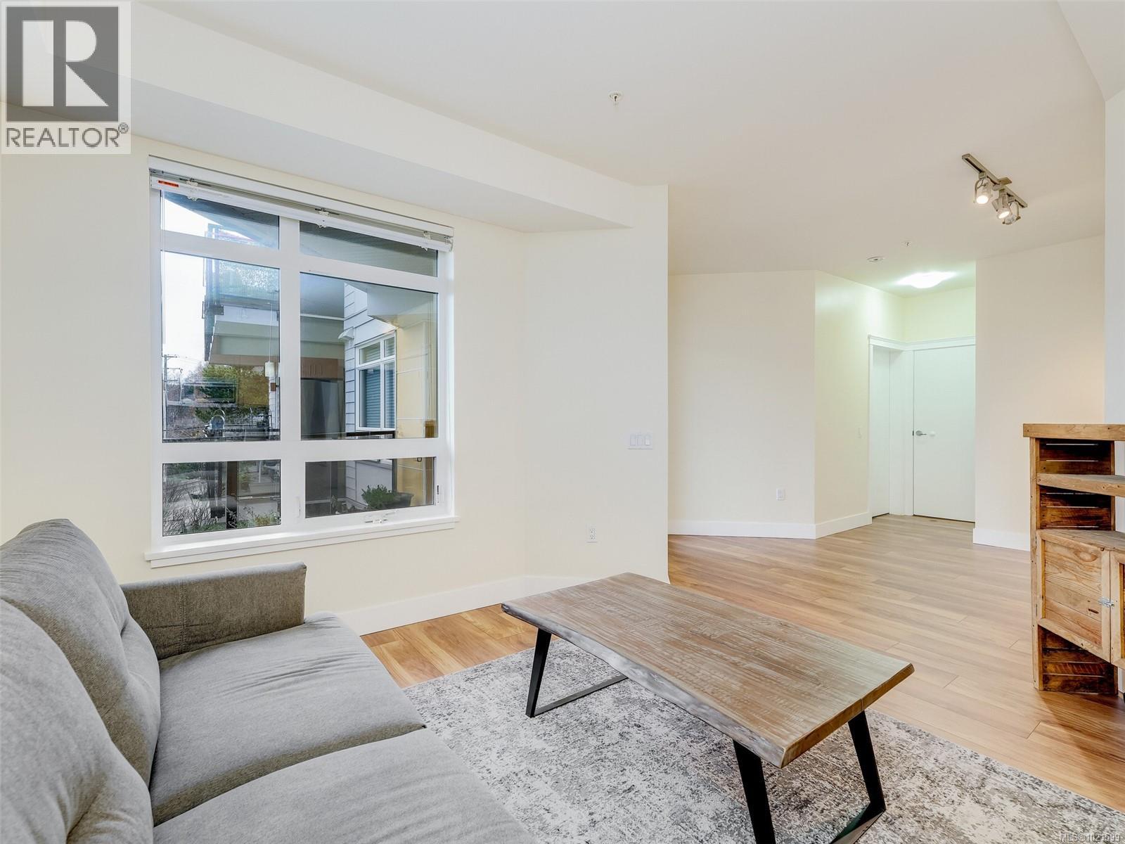 409 935 Cloverdale Ave, Saanich, British Columbia V8X 2T4 - Photo 6 - 1021599