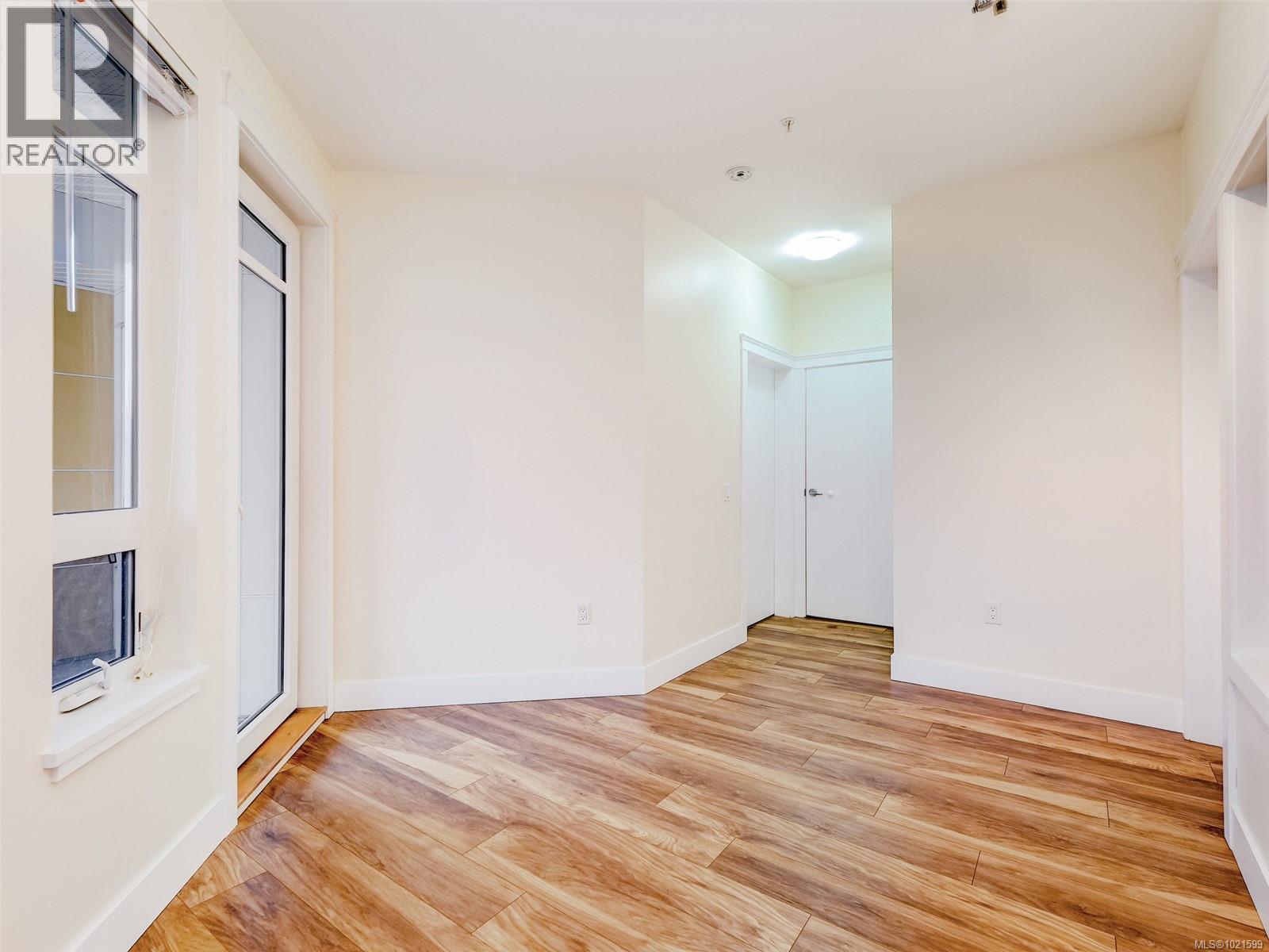 409 935 Cloverdale Ave, Saanich, British Columbia V8X 2T4 - Photo 7 - 1021599