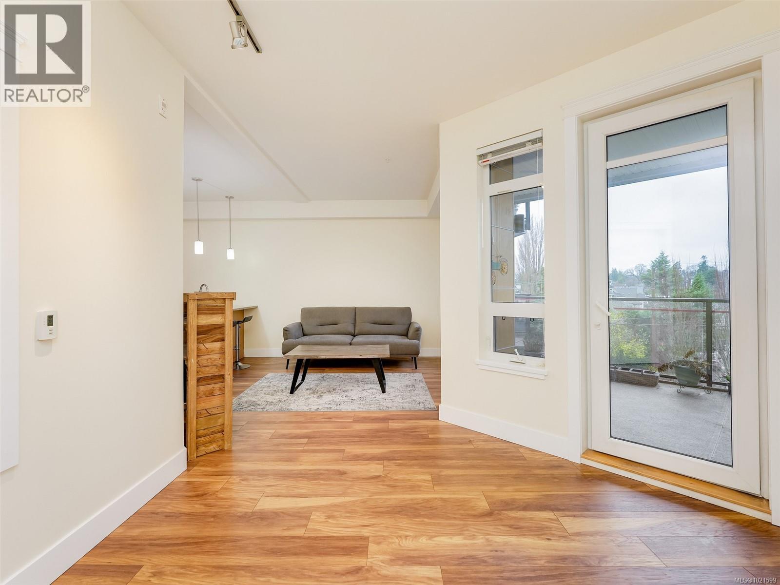 409 935 Cloverdale Ave, Saanich, British Columbia V8X 2T4 - Photo 8 - 1021599