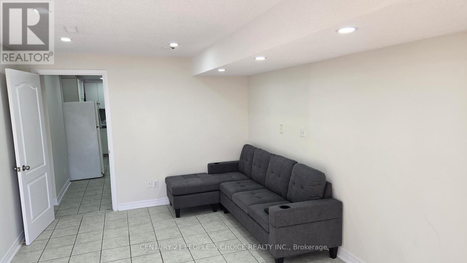 Bsmt - 38 Goreridge Crescent, Brampton, Ontario  L6P 1P1 - Photo 5 - W12605246