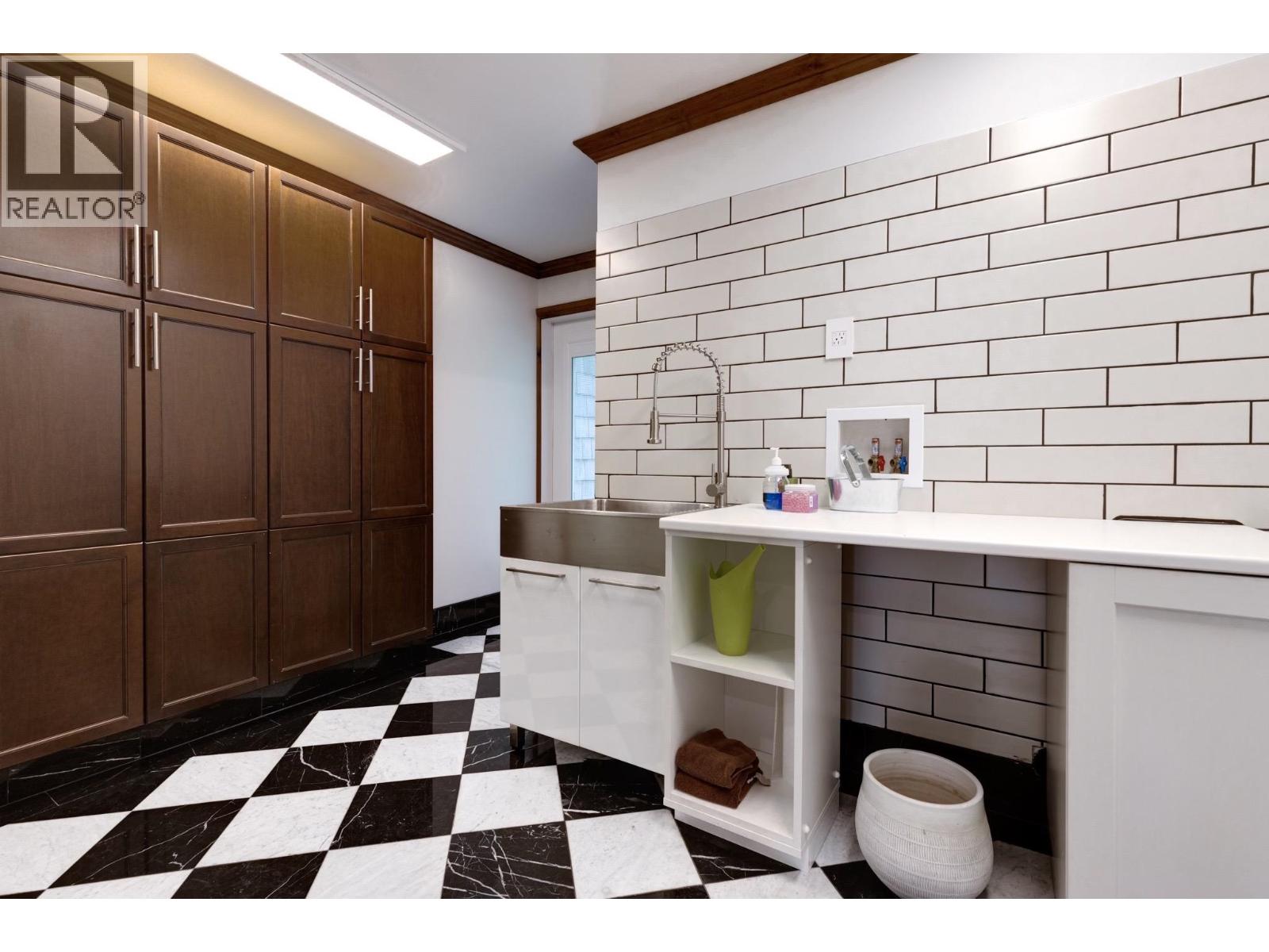 7015 Bench Drive, Prince George, British Columbia  V2K 5A2 - Photo 33 - R3070368