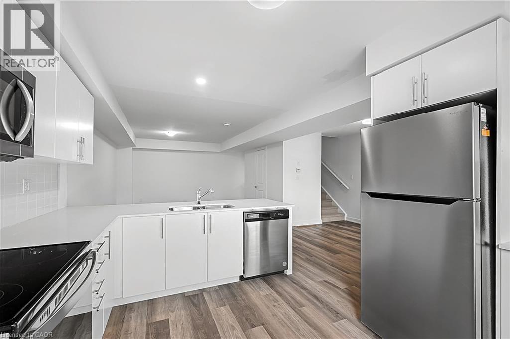 205 West Oak Trail Unit# 12, Kitchener, Ontario  N2R 0R9 - Photo 13 - 40792275