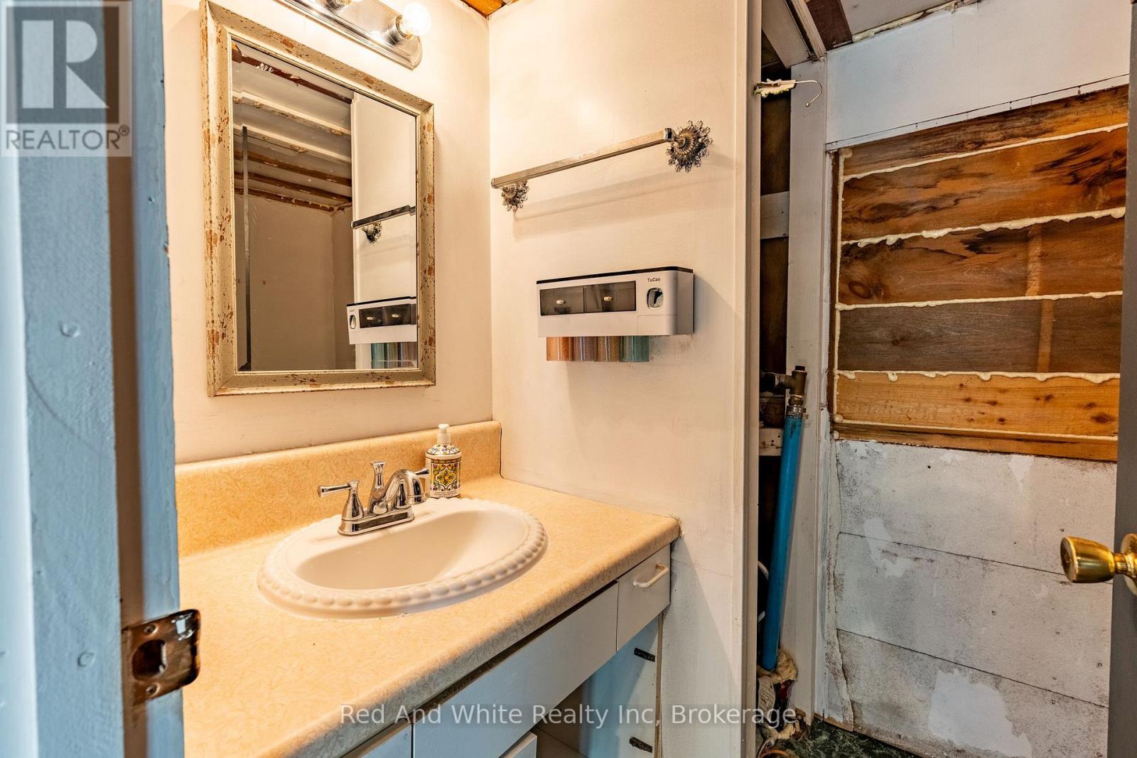 22 Erieview Lane, Haldimand, Ontario  N0A 1L0 - Photo 15 - X12607314