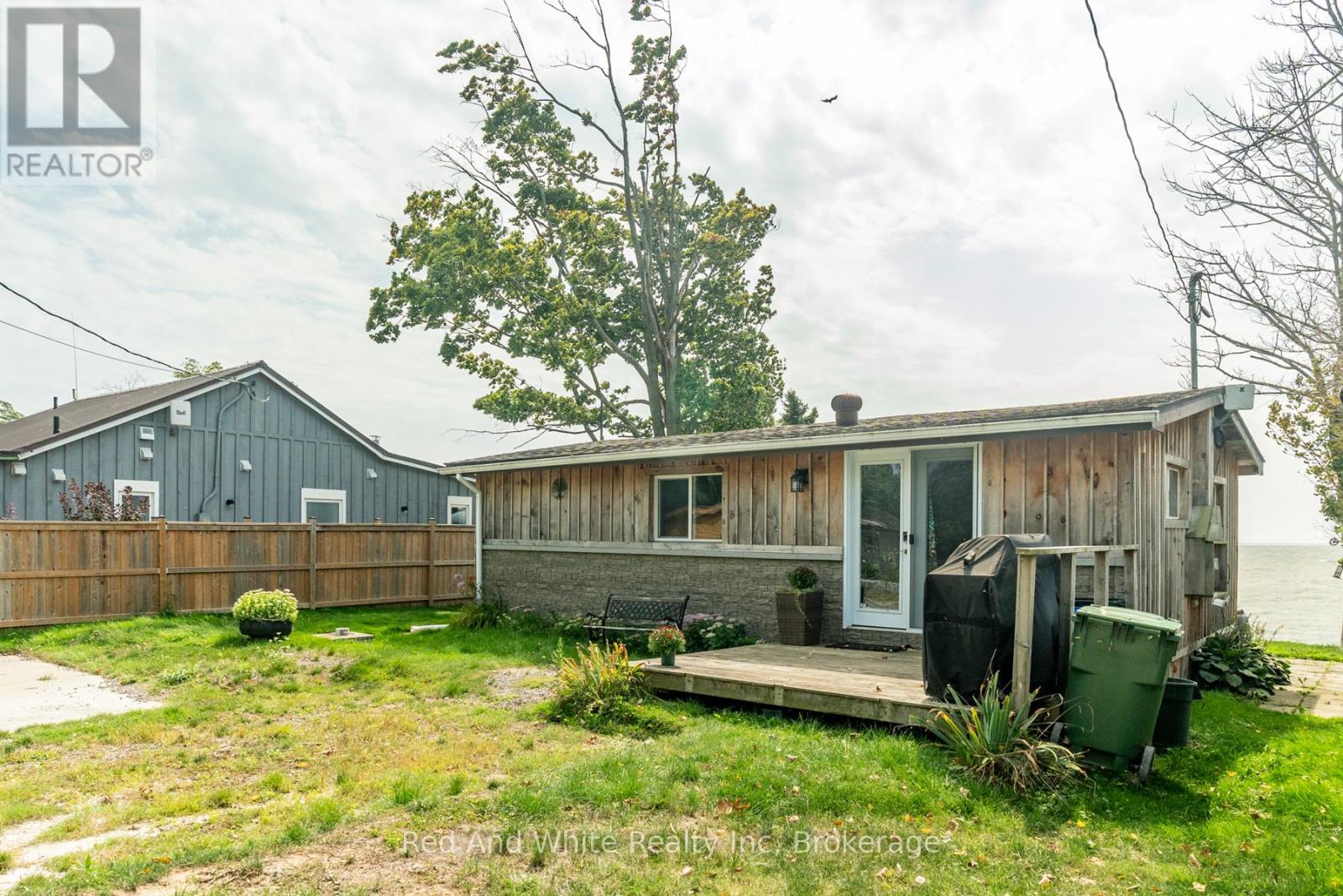 22 Erieview Lane, Haldimand, Ontario  N0A 1L0 - Photo 2 - X12607314