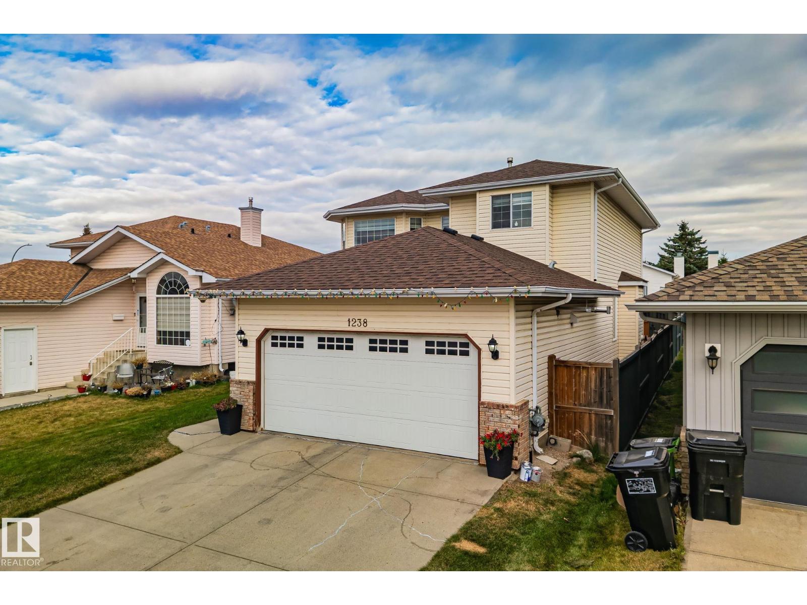 1238 Joyce Cr Nw Nw, Edmonton, Alberta  T6L 6V3 - Photo 3 - E4461624