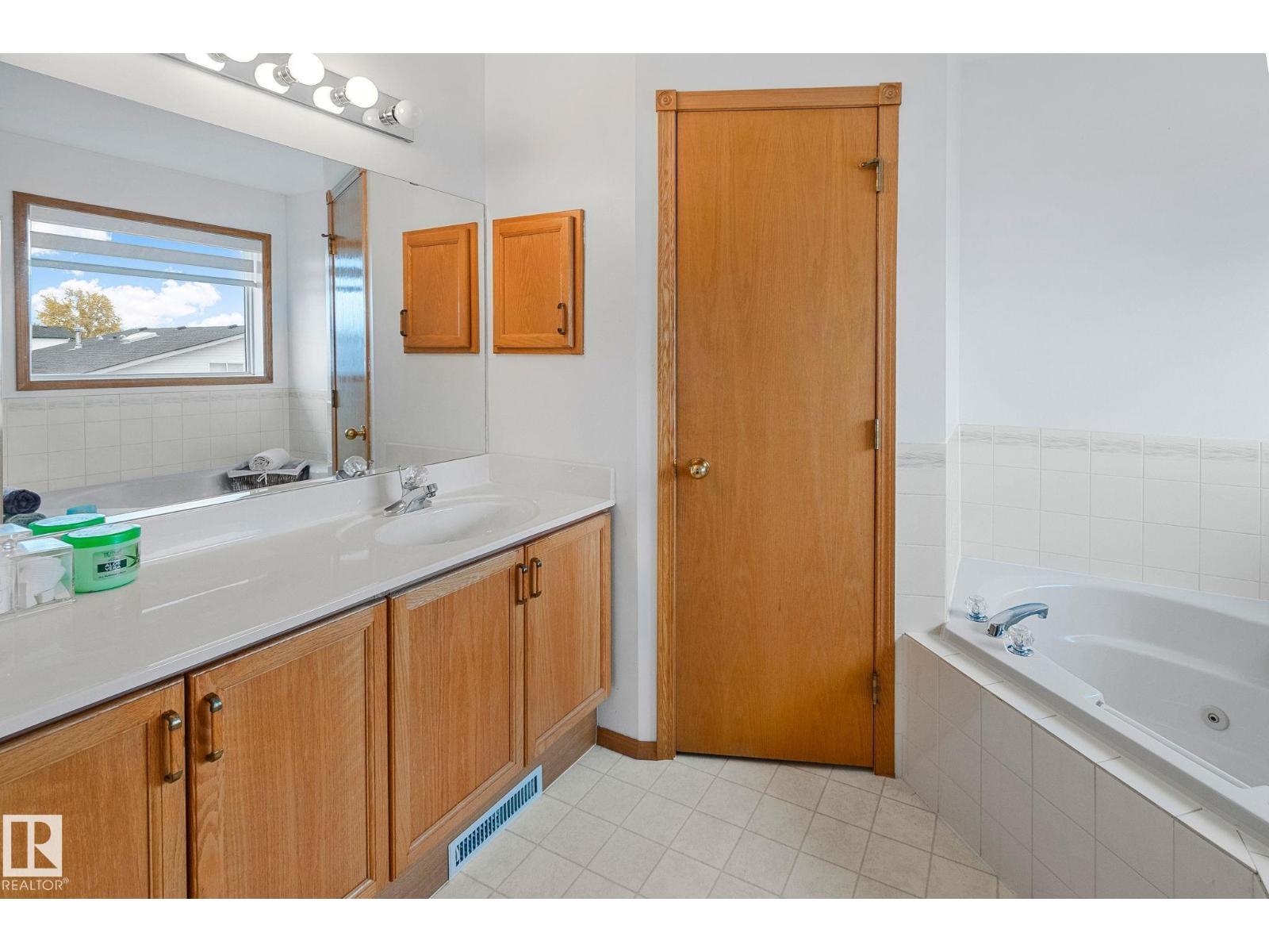 1238 Joyce Cr Nw Nw, Edmonton, Alberta  T6L 6V3 - Photo 27 - E4461624