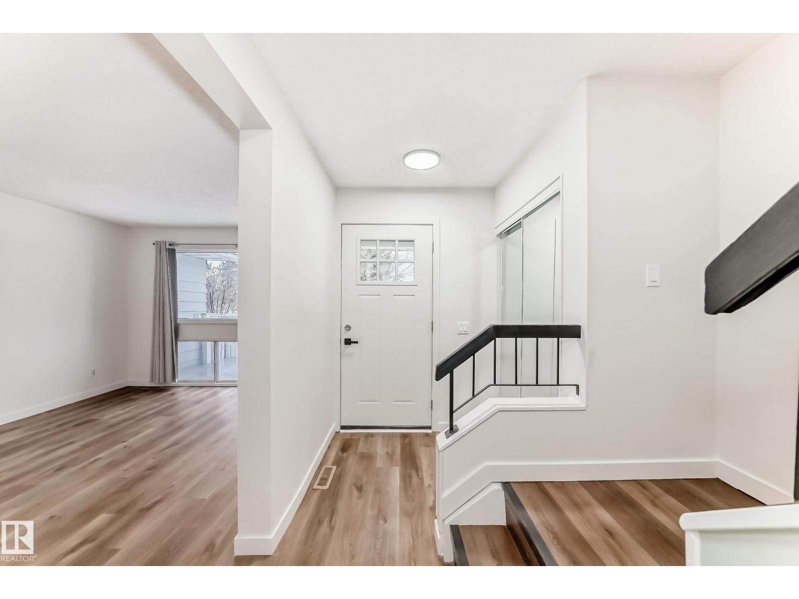 5506 38b Av Nw, Edmonton, Alberta  T6L 1W3 - Photo 7 - E4467612