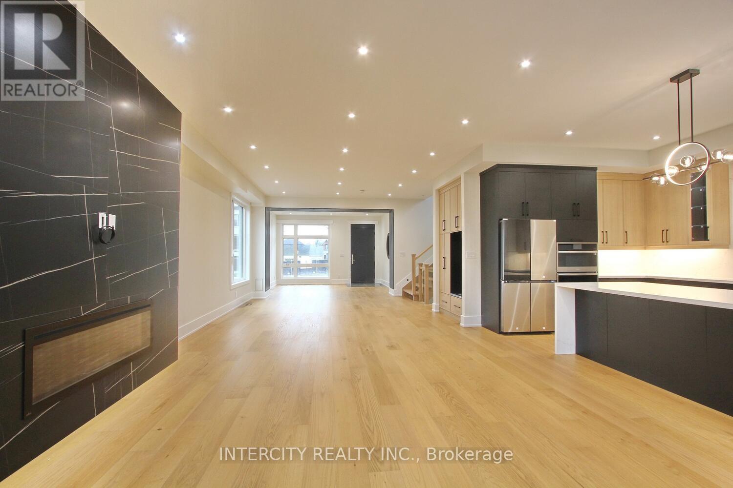 38 Murrie Street, Toronto, Ontario  M8V 1X7 - Photo 10 - W12607274