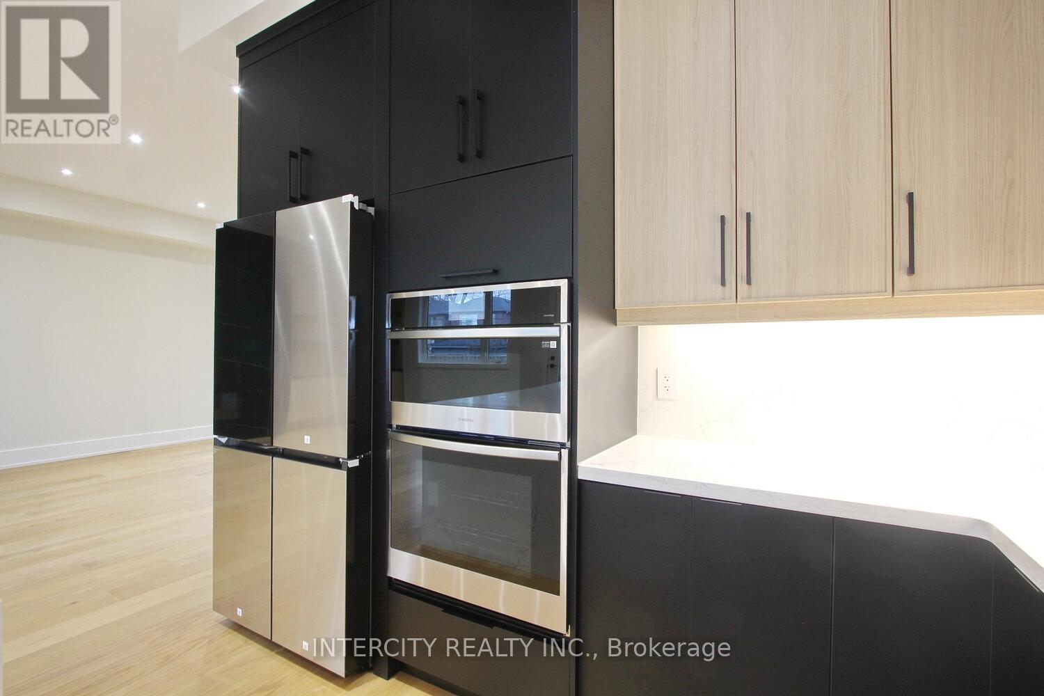 38 Murrie Street, Toronto, Ontario  M8V 1X7 - Photo 14 - W12607274