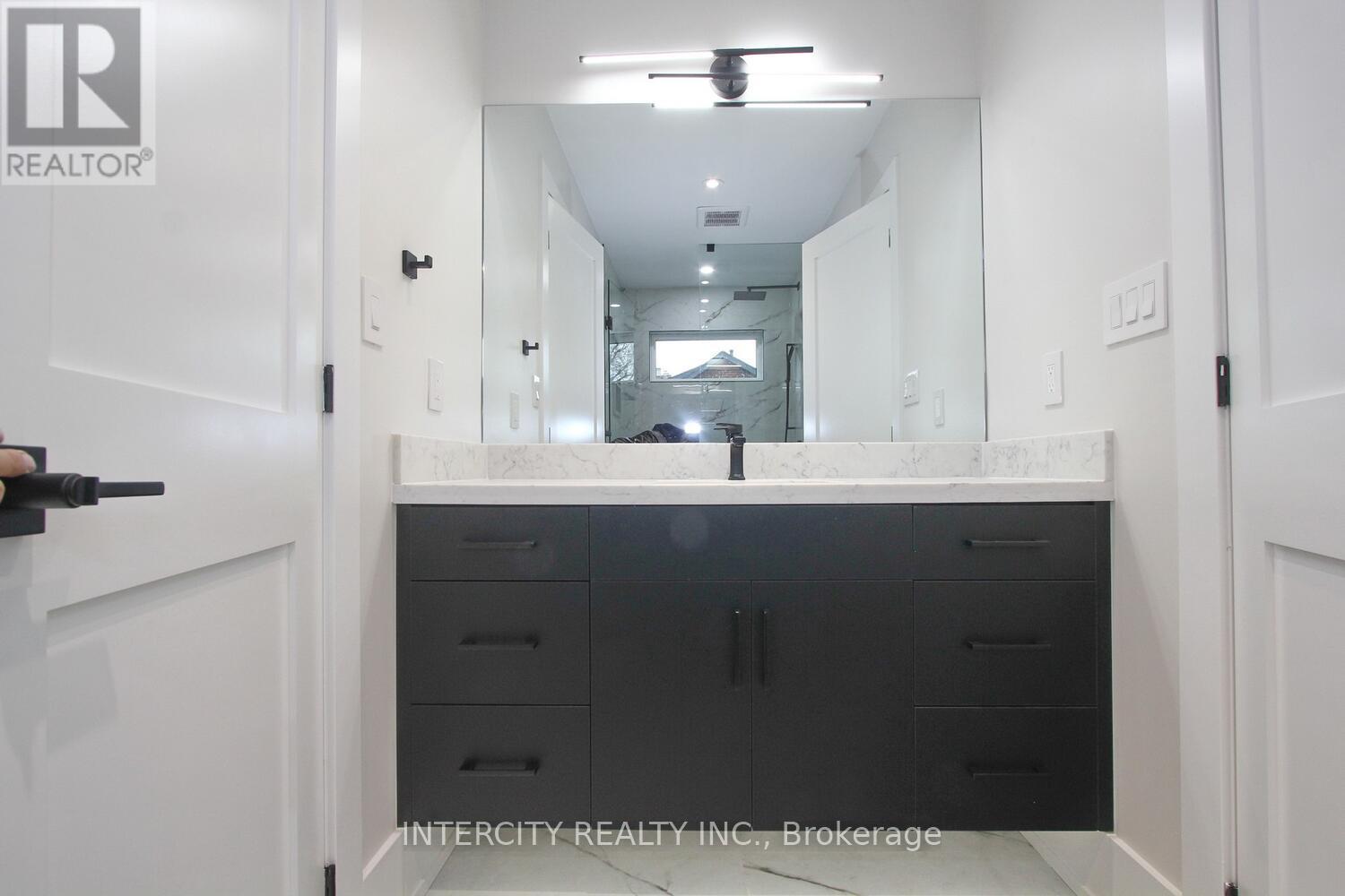 38 Murrie Street, Toronto, Ontario  M8V 1X7 - Photo 31 - W12607274