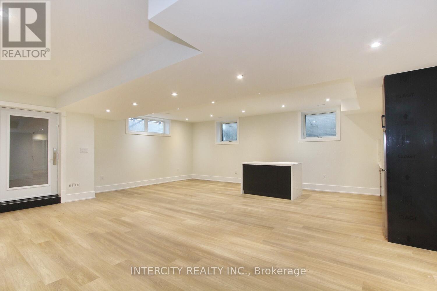 38 Murrie Street, Toronto, Ontario  M8V 1X7 - Photo 39 - W12607274