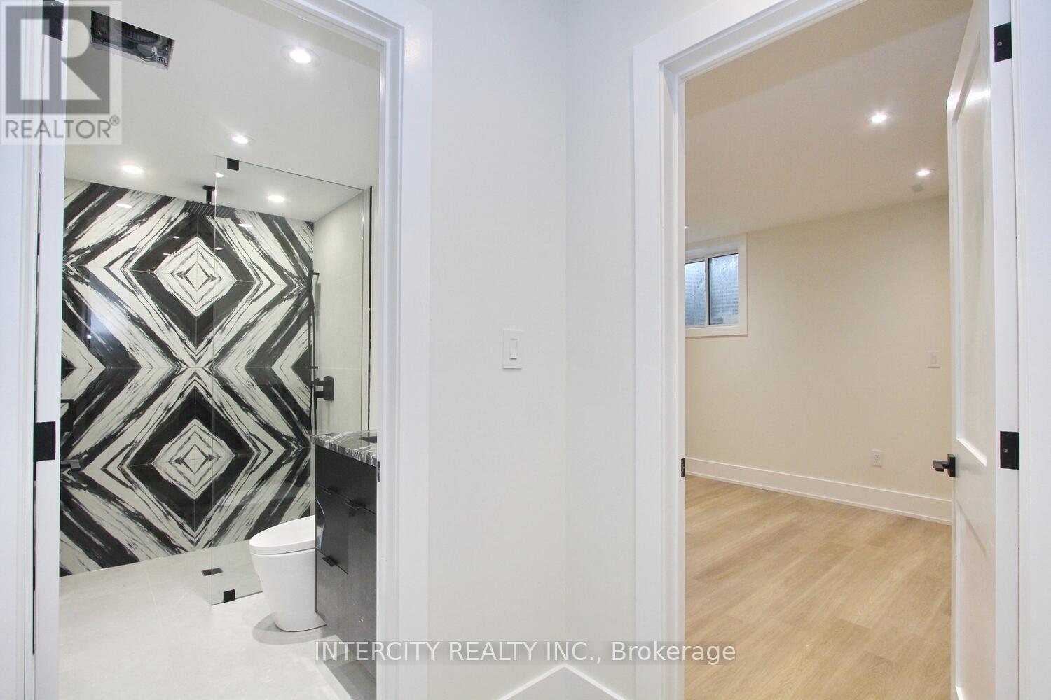 38 Murrie Street, Toronto, Ontario  M8V 1X7 - Photo 44 - W12607274