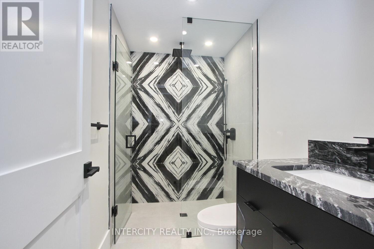 38 Murrie Street, Toronto, Ontario  M8V 1X7 - Photo 45 - W12607274