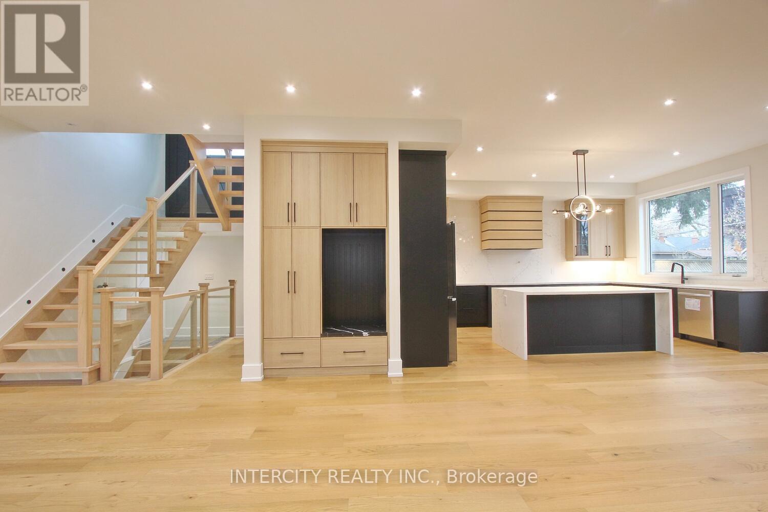 38 Murrie Street, Toronto, Ontario  M8V 1X7 - Photo 8 - W12607274