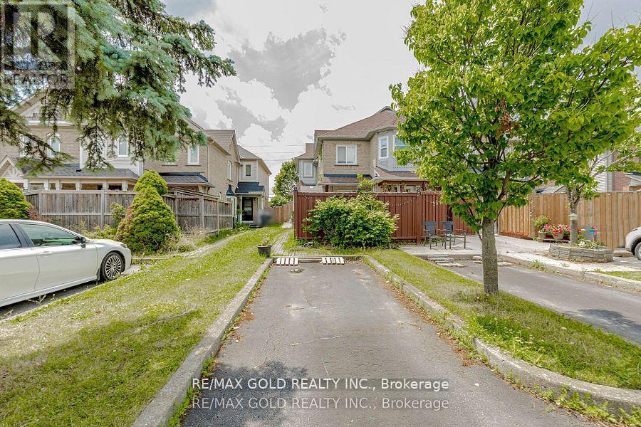139 CHIPMUNK CRESCENT, Brampton, Ontario