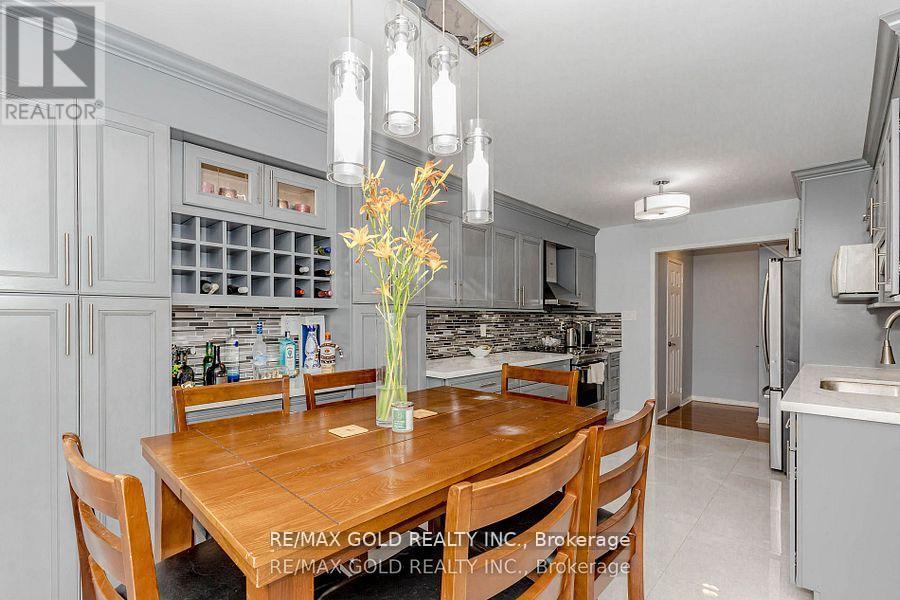 139 Chipmunk Crescent, Brampton, Ontario  L6R 1B7 - Photo 14 - W12607312