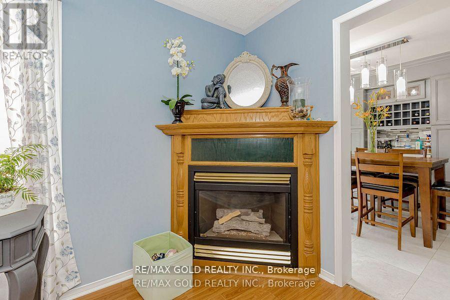 139 Chipmunk Crescent, Brampton, Ontario  L6R 1B7 - Photo 7 - W12607312