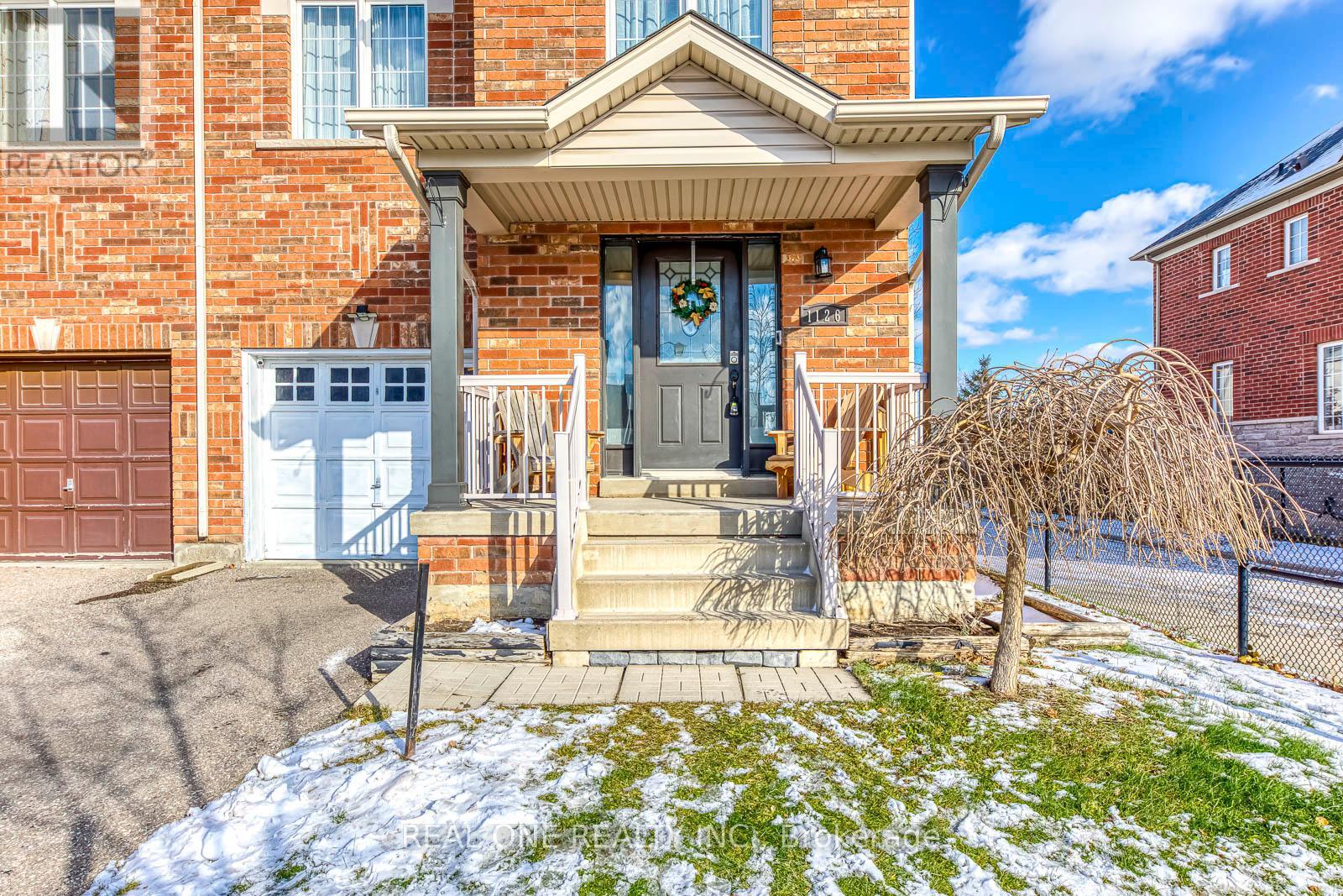 1126 Tupper Drive, Milton, Ontario  L9T 0A8 - Photo 2 - W12607338