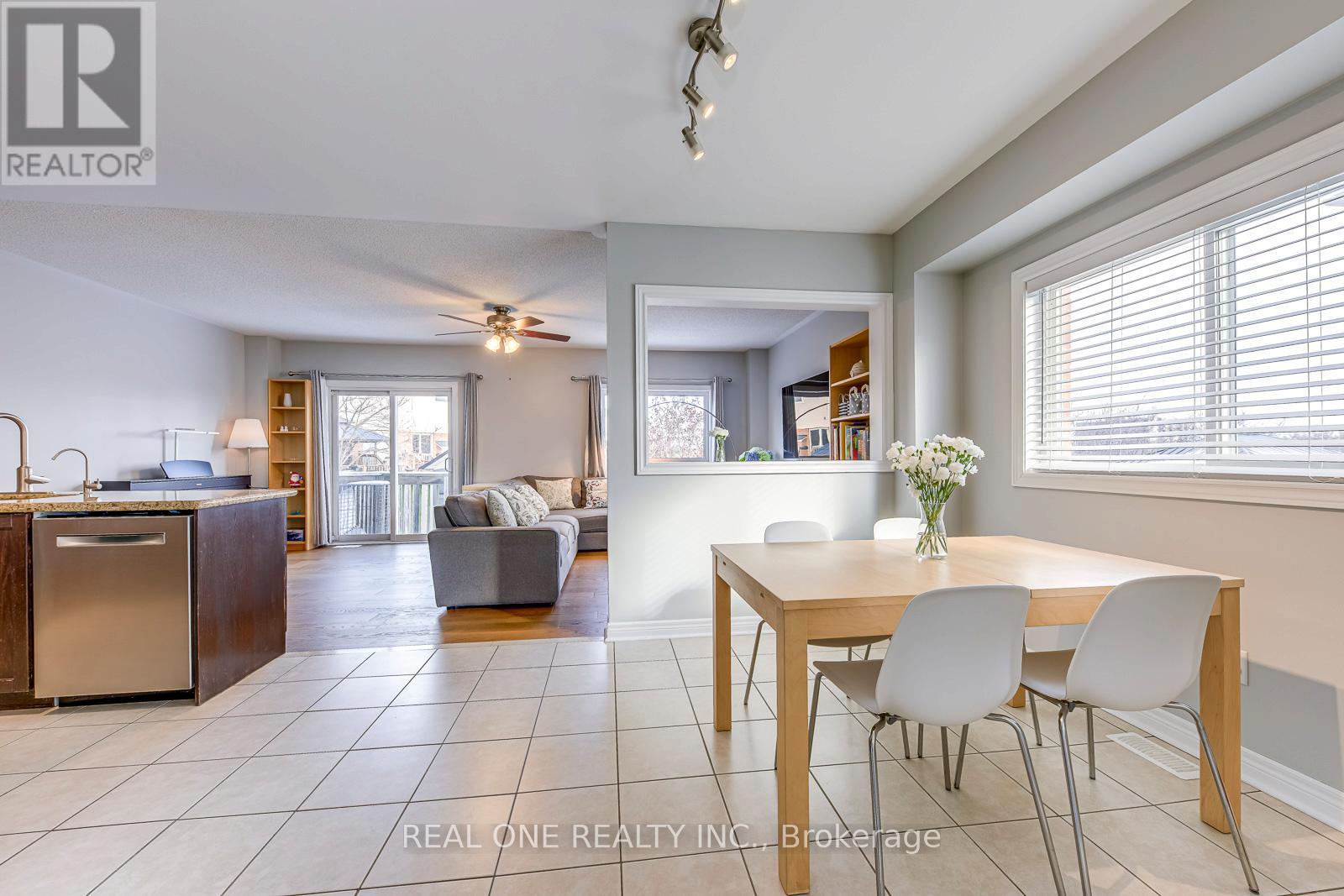 1126 Tupper Drive, Milton, Ontario  L9T 0A8 - Photo 4 - W12607338