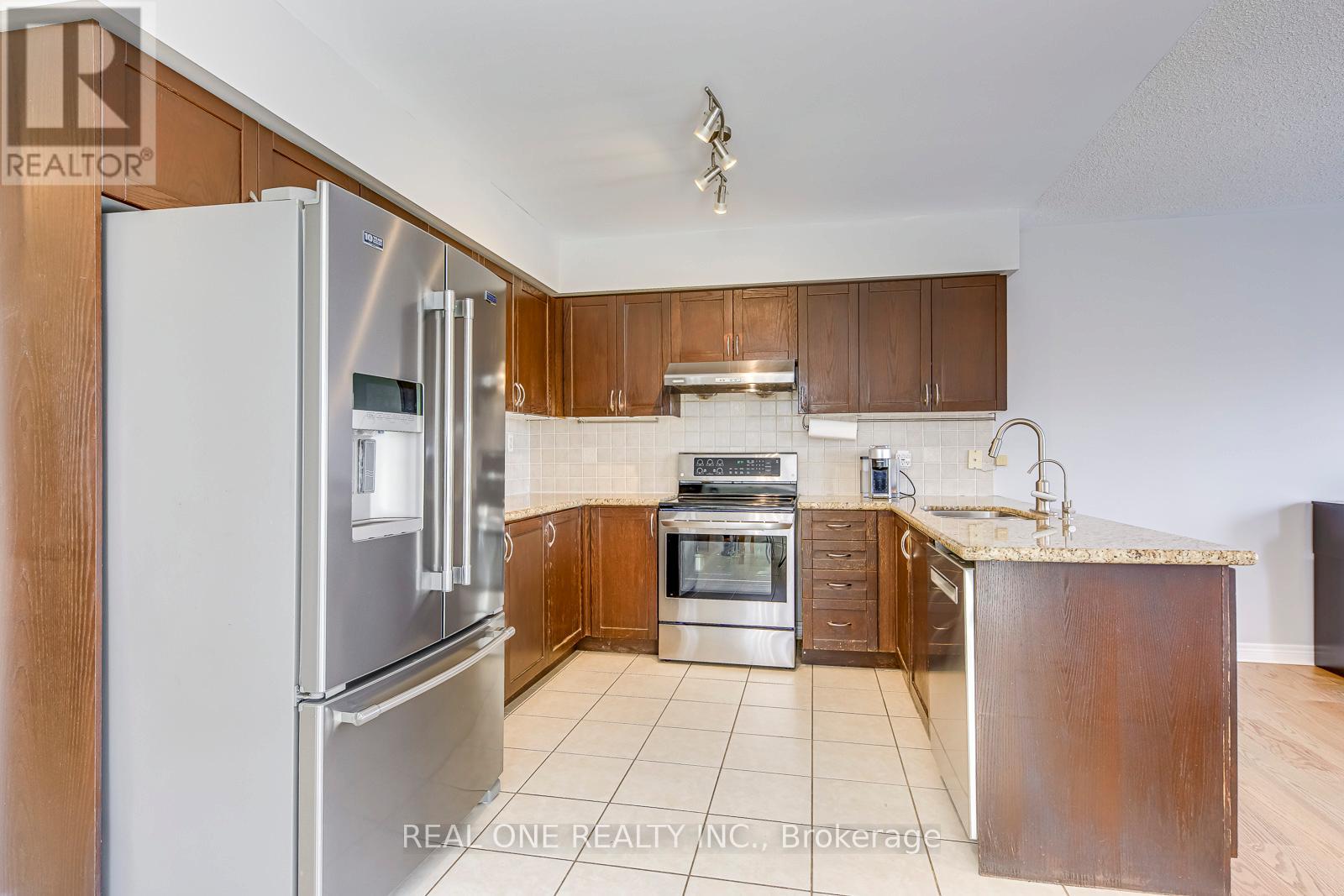 1126 Tupper Drive, Milton, Ontario  L9T 0A8 - Photo 6 - W12607338