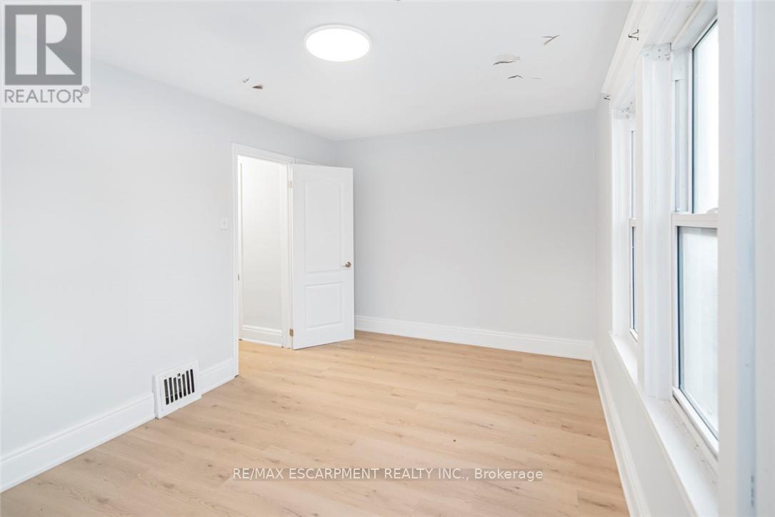 8 Leeds Street, Hamilton, Ontario  L8L 6W8 - Photo 19 - X12607288