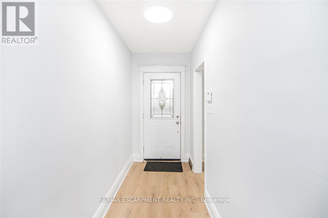 8 Leeds Street, Hamilton, Ontario  L8L 6W8 - Photo 9 - X12607288