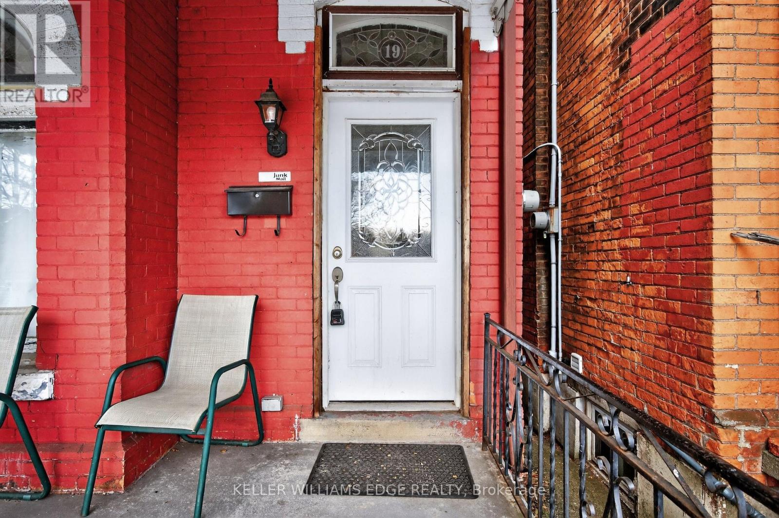 19 Morden Street, Hamilton, Ontario  L8R 1P6 - Photo 5 - X12607296